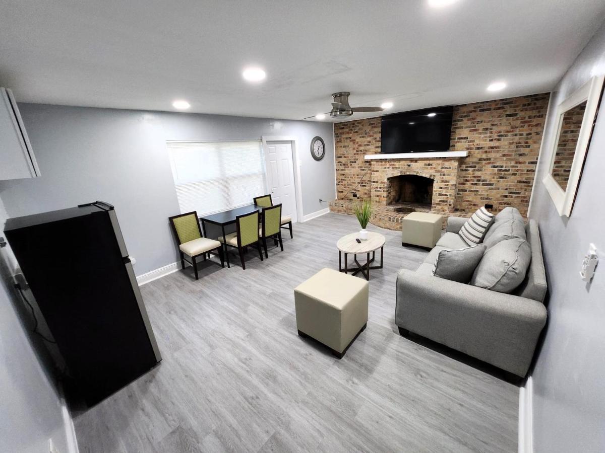 Cheerful Super Suite + 2 Queen + Sofa Bed Minutes From The Airport! แทมปา ภายนอก รูปภาพ