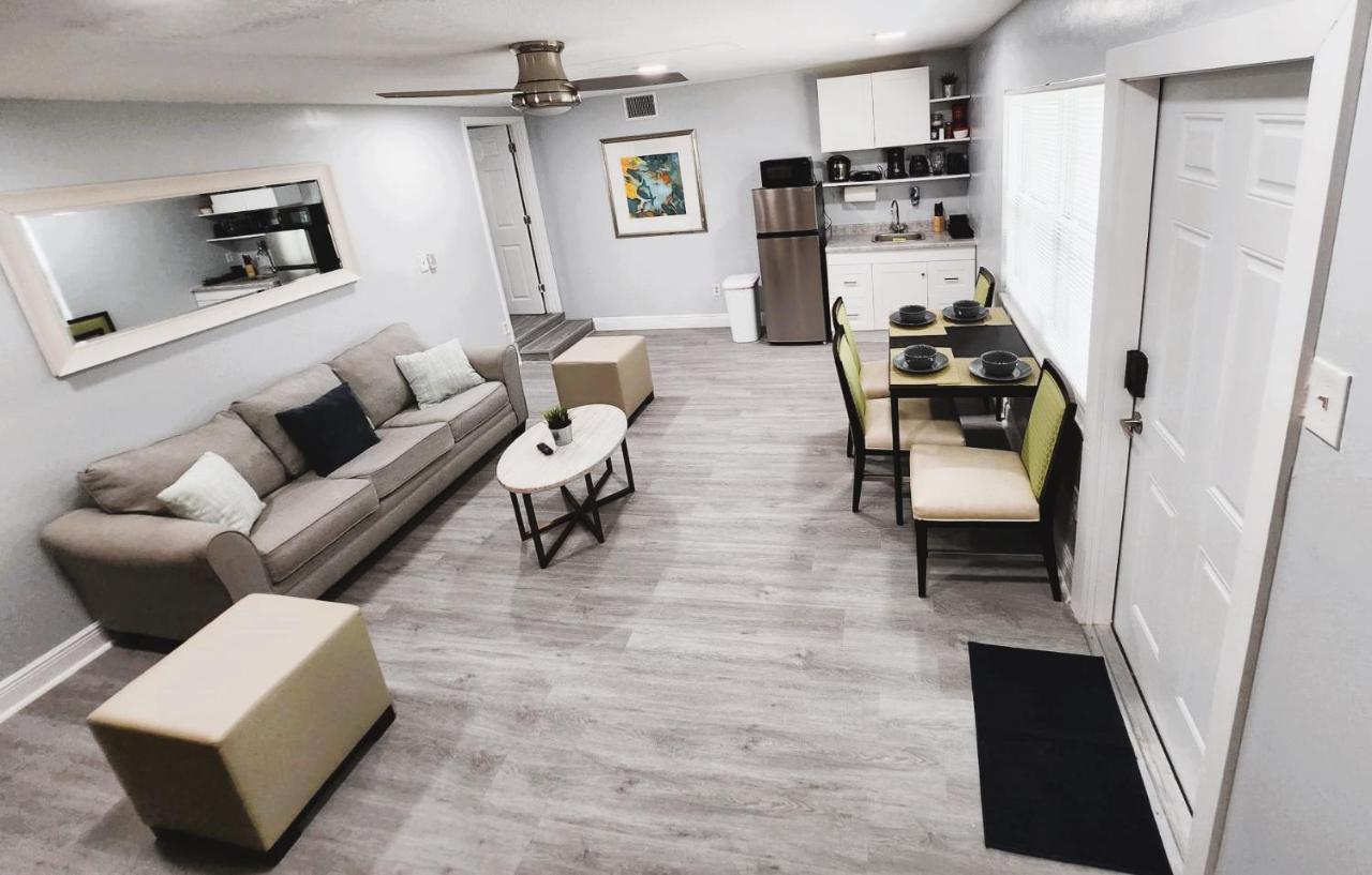 Cheerful Super Suite + 2 Queen + Sofa Bed Minutes From The Airport! แทมปา ภายนอก รูปภาพ