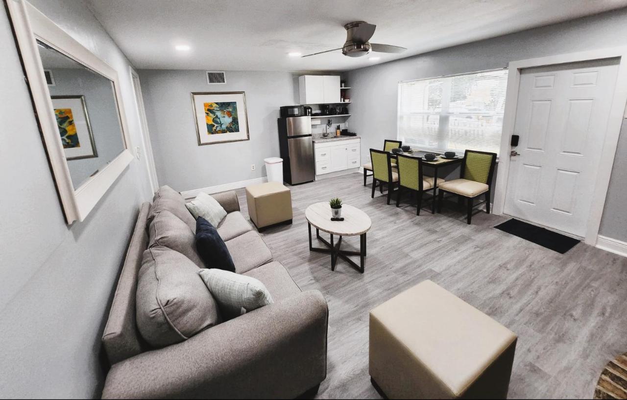 Cheerful Super Suite + 2 Queen + Sofa Bed Minutes From The Airport! แทมปา ภายนอก รูปภาพ